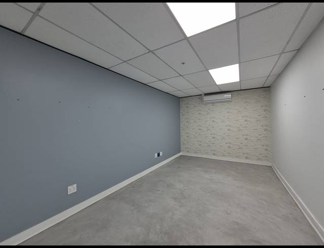 6,233M² OFFICE FOR SALE IN HYDE PARK